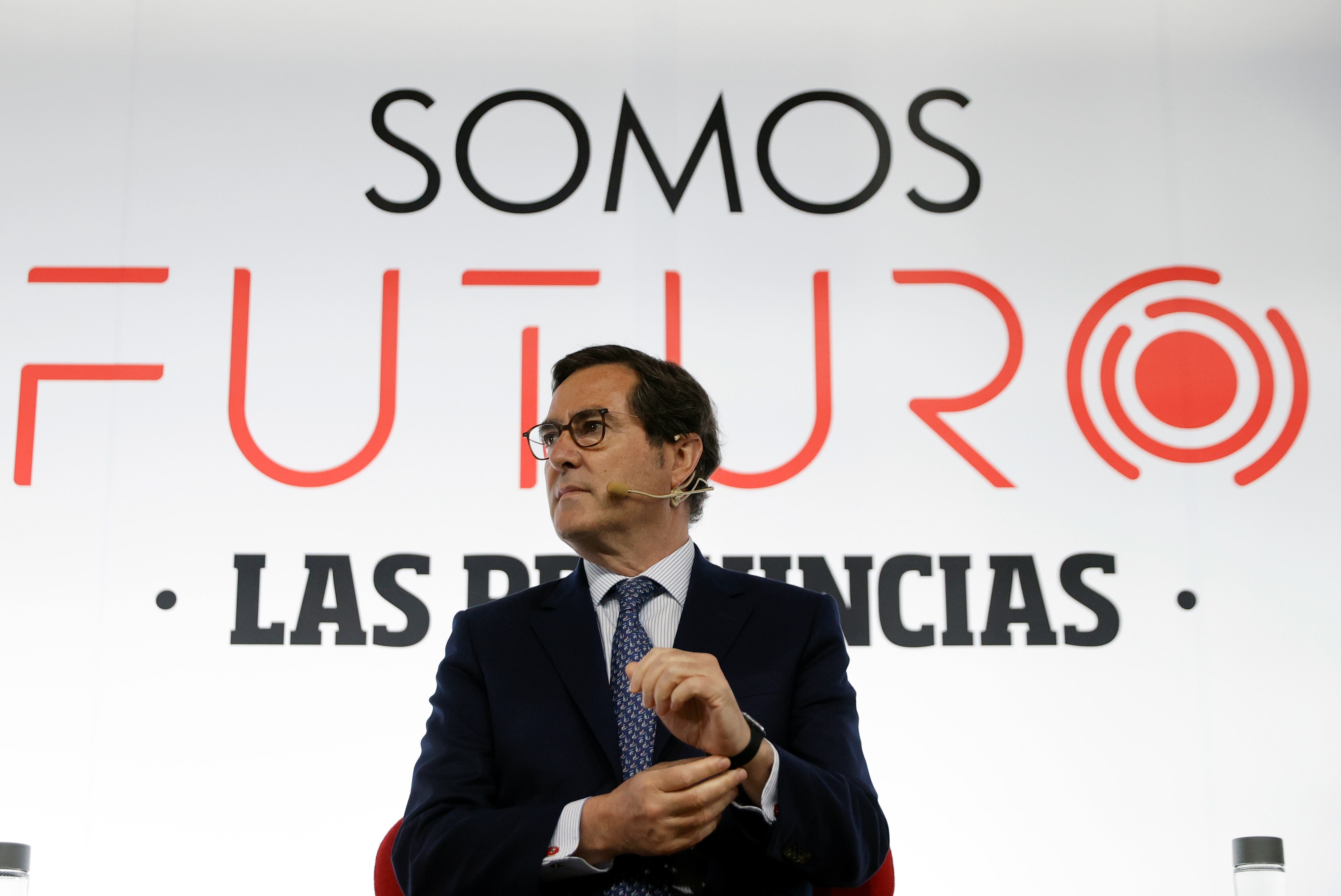 El presidente de la CEOE, Antonio Garamendi, interviene en el encuentro "Somos futuro", organizado por el diario Las Provincias