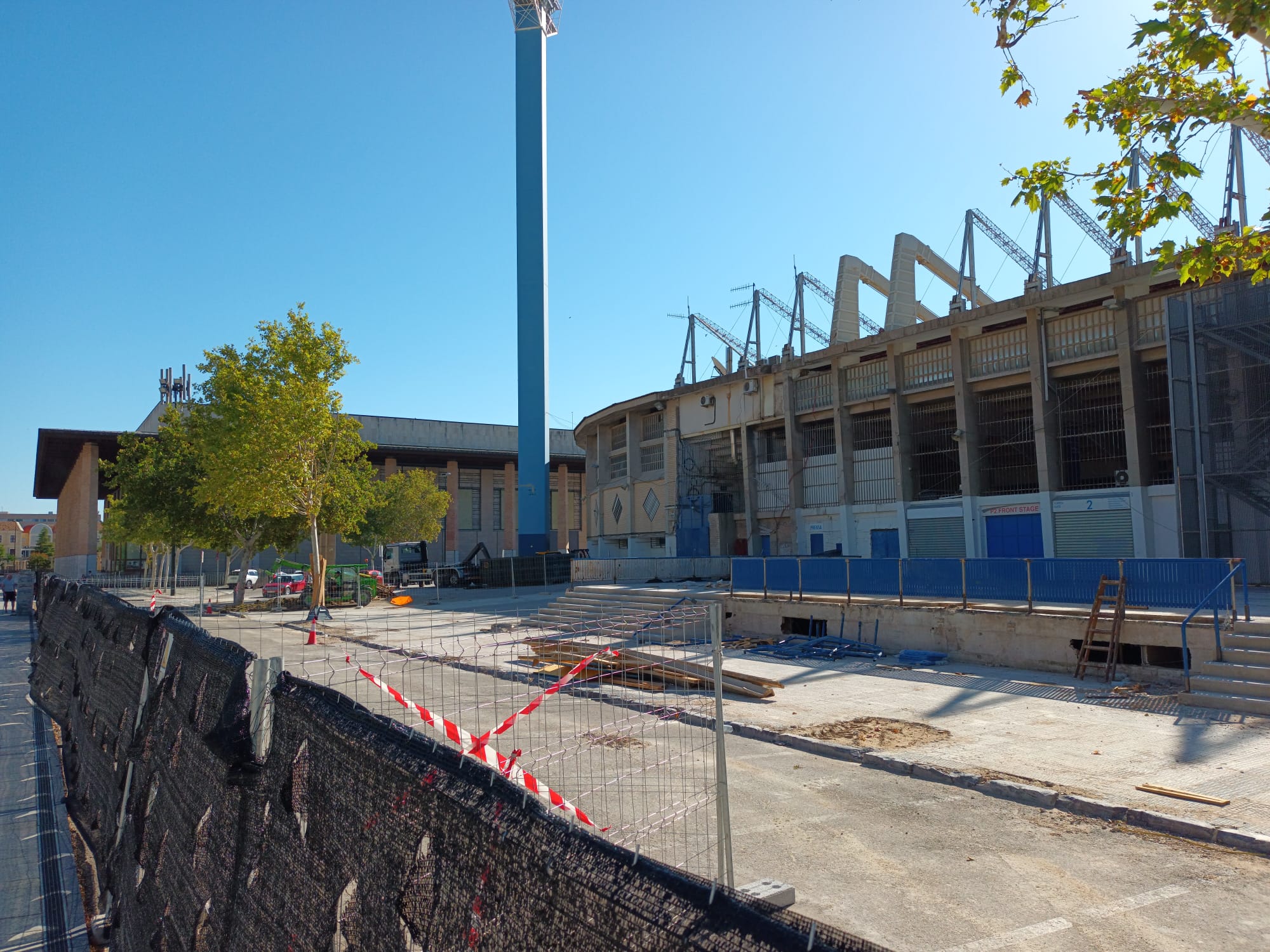 Zona de obras en los exteriores de La Romareda