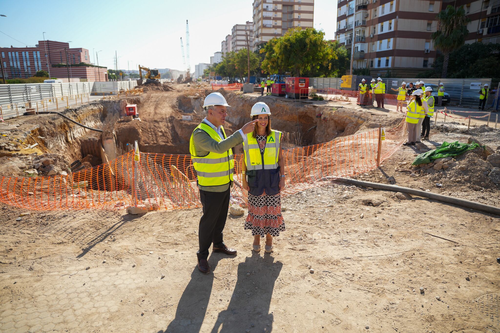 José Luis Sanz y Rocío Díaz en las obras de la Línea 3 del Metro de Sevilla, a las que se incorpora una quinta pantalladora para acelerar los trabajos