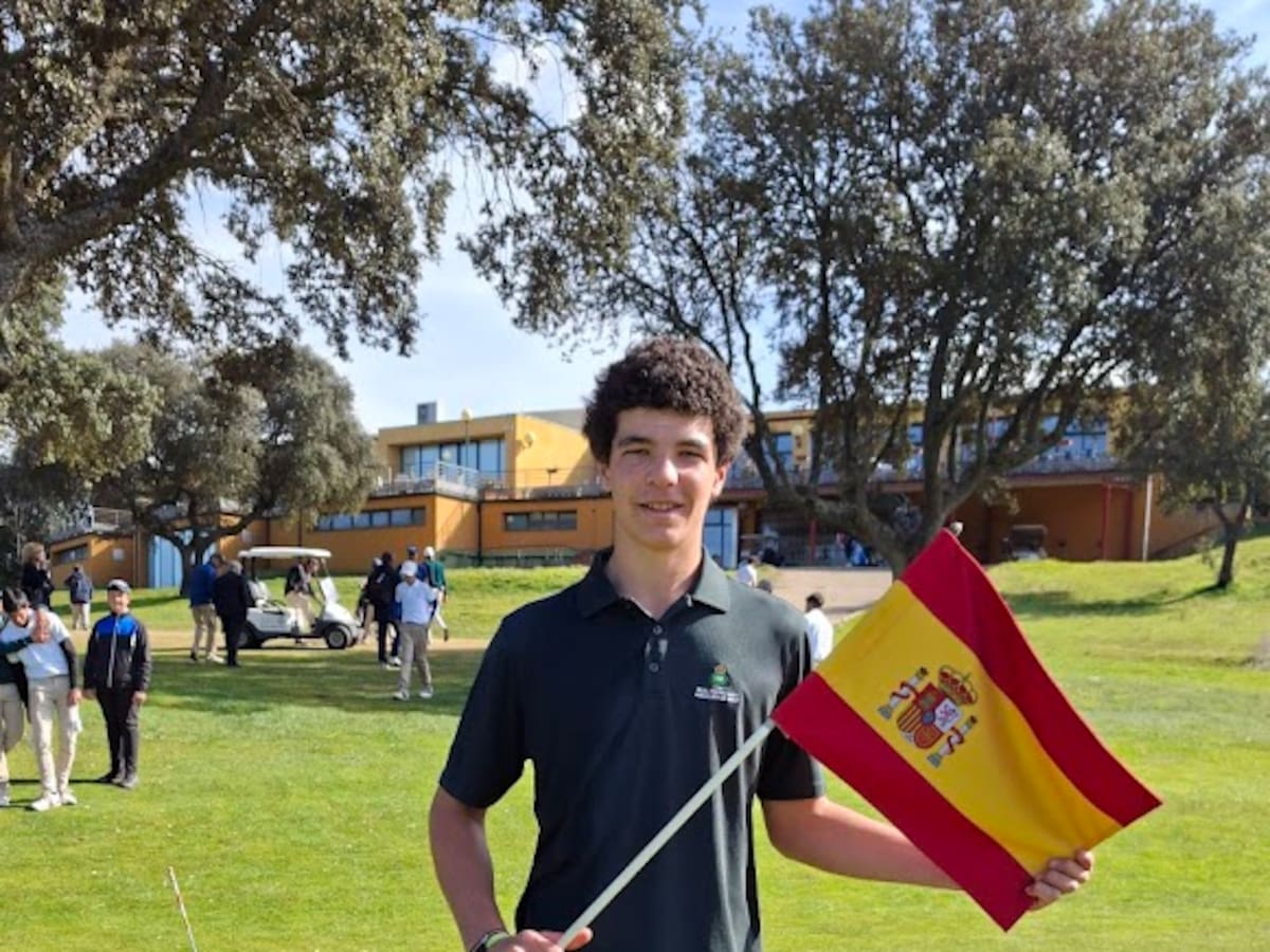 El jugador del Guadalhorce Golf Oliver de Wint, vencedor en el Campeonato de España juvenil