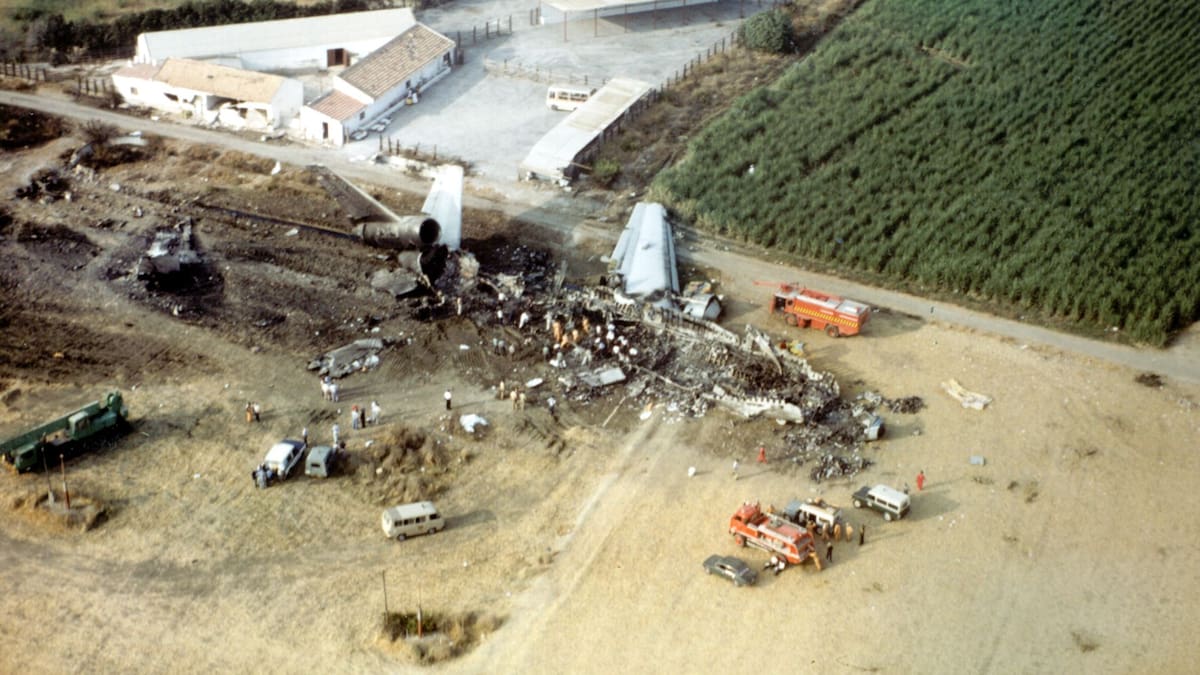 "Salté sobre los asientos pensando que el avión iba a explotar" Javier Chapa, superviviente del accidente aéreo