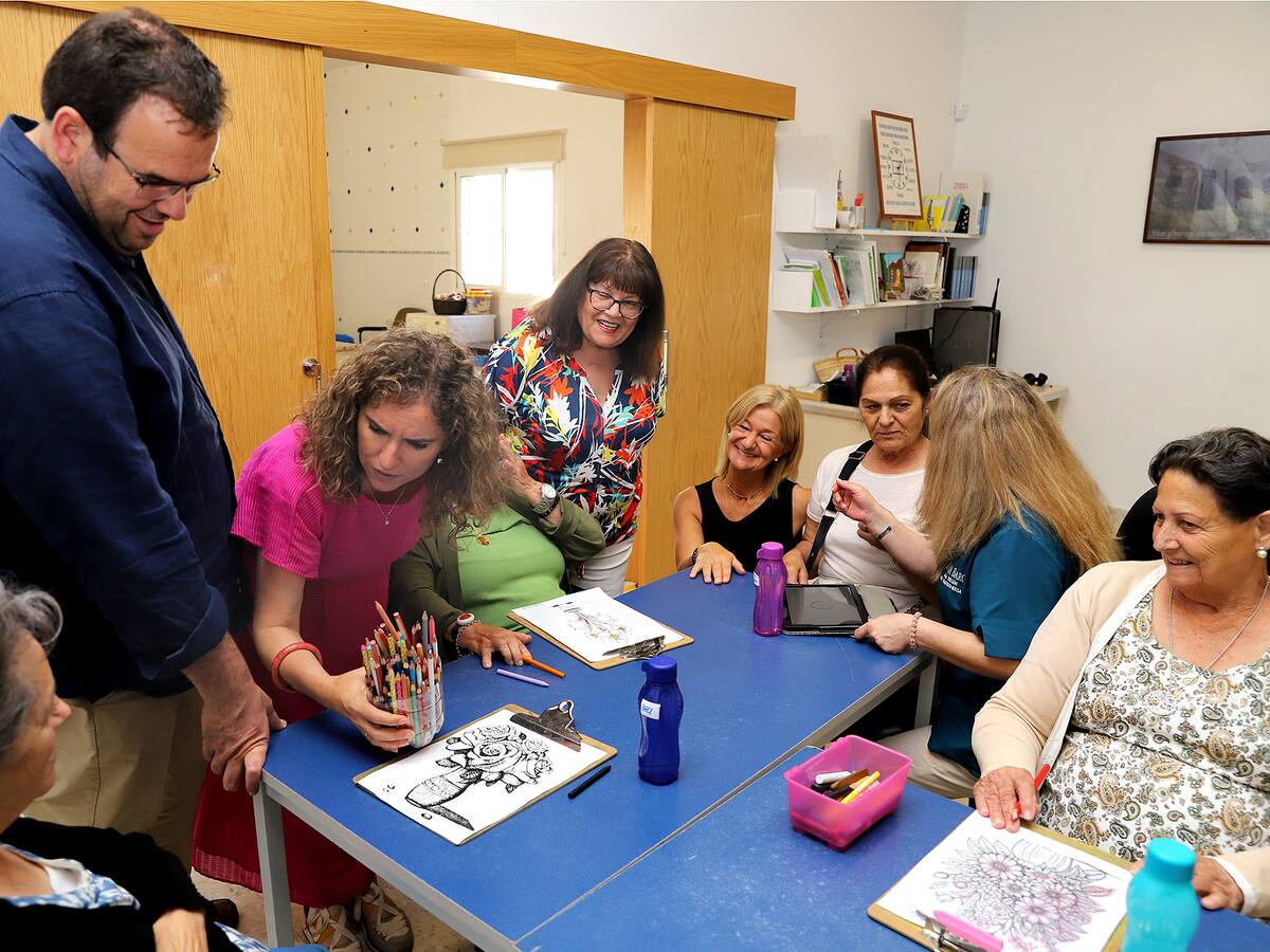 Los Ayuntamientos de Jerez de y La Barca muestran su apoyo a los proyectos de mejora de la Asociación de Familiares de Enfermos de Alzheimer