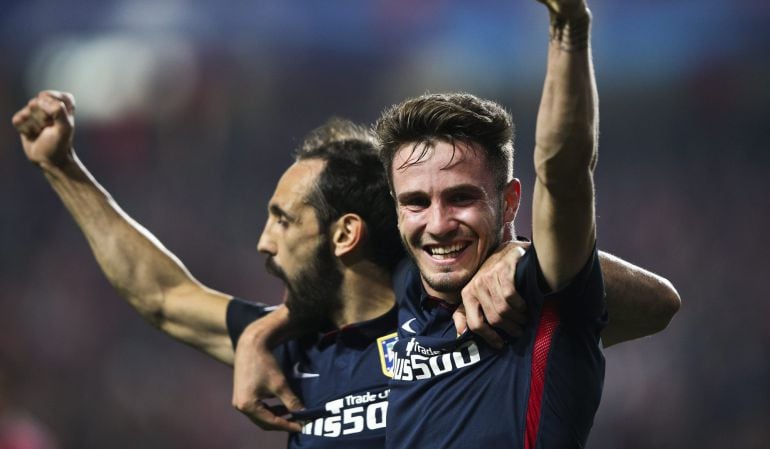  Saul Niguez de Atlético de Madrid celebra su gol ante Benfica 