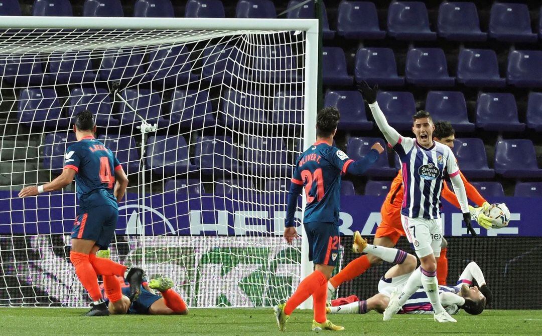 Bono evitó la derrota del Sevilla en la última jugada del partido.