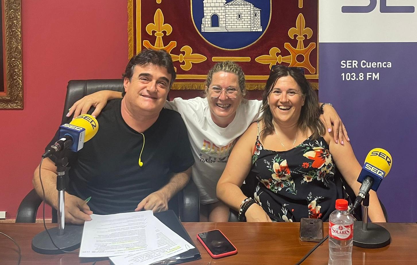 Gema Cañas y Rosario González, dela asociación de mujeres 'Atenea' de Arcas.