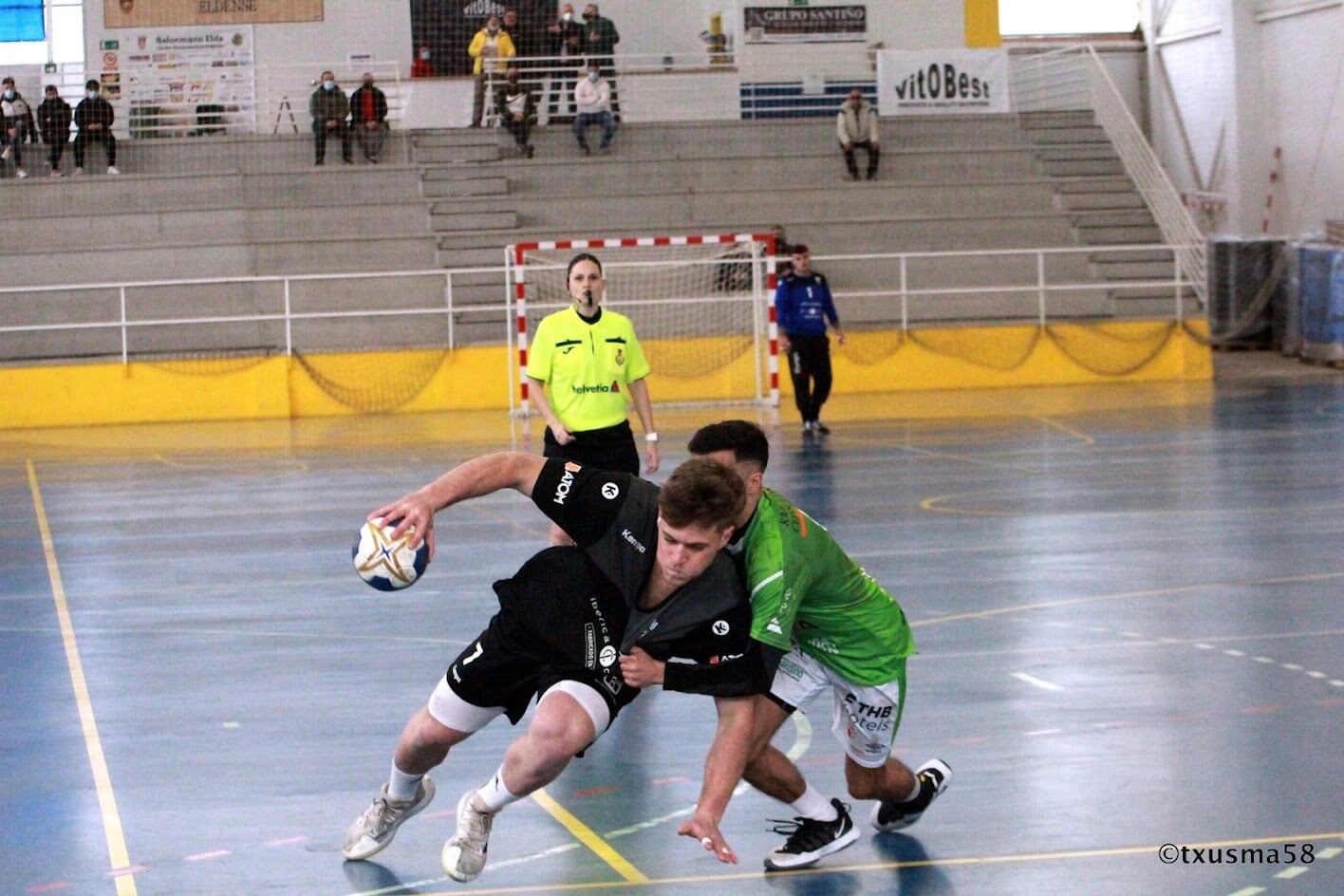 El Bm. Elda - C.E.E. quiere hacerse fuerte en su pista