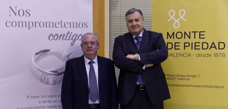 Vicente Sifre, director del Monte de Piedad, y Antonio Vidal, gerente de Fundación Bancaja. 