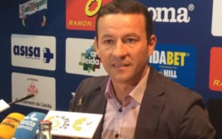 El president del Lleida Esportiu,Albert Esteve, en la roda de premsa avui dimarts 28 de juny