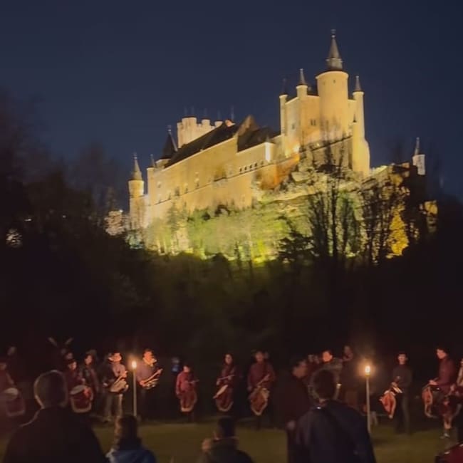 El "silencio del tambor" a los pies del Alcázar de Segovia