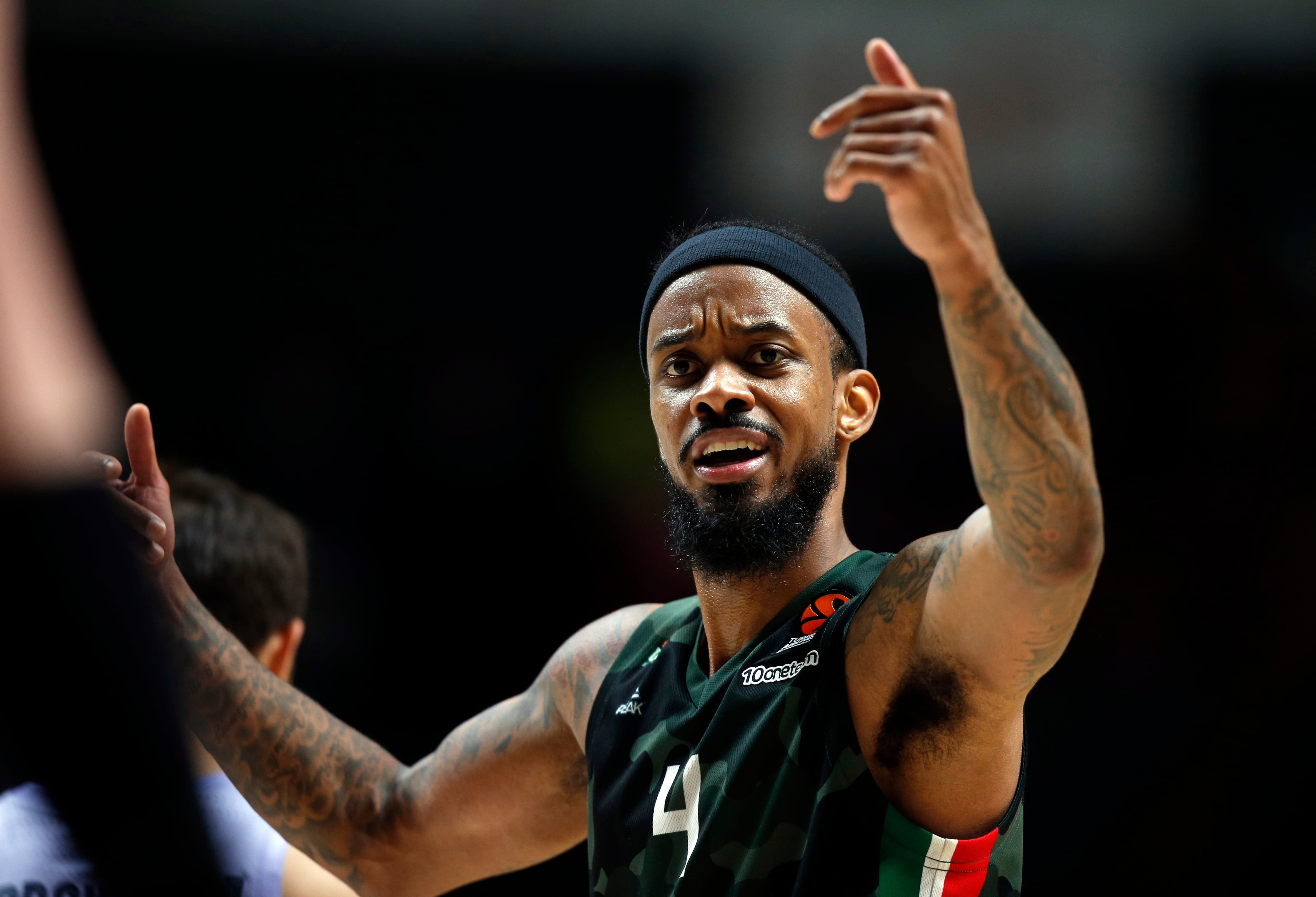 Lorenzo Brown, con el Unics Kazan.