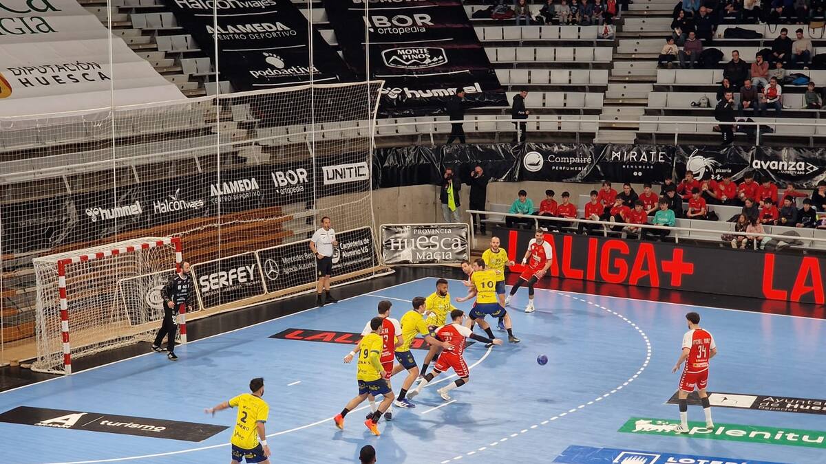 José Nolasco analiza la derrota del Bada Huesca y la polémica arbitral