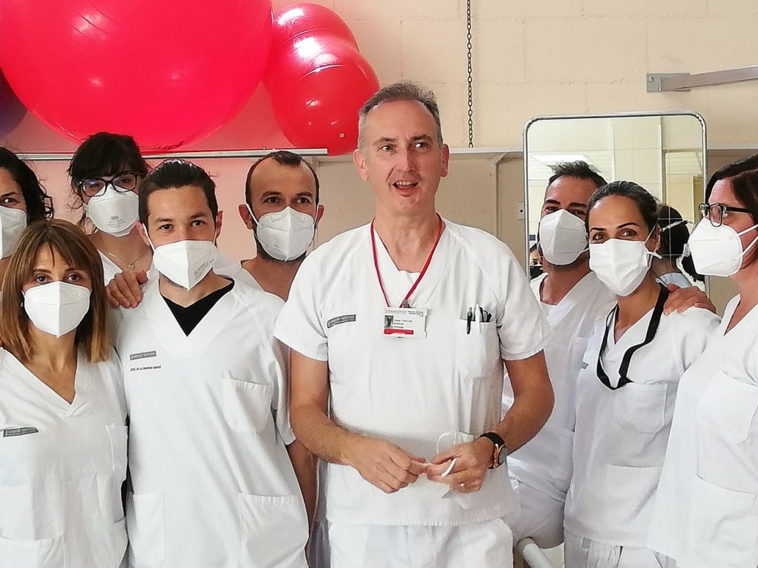 Juan Carlos Andrés Ortega, coordinador área Fisioterapia- Rehabilitación Hospital Elda junto a parte de su equipo