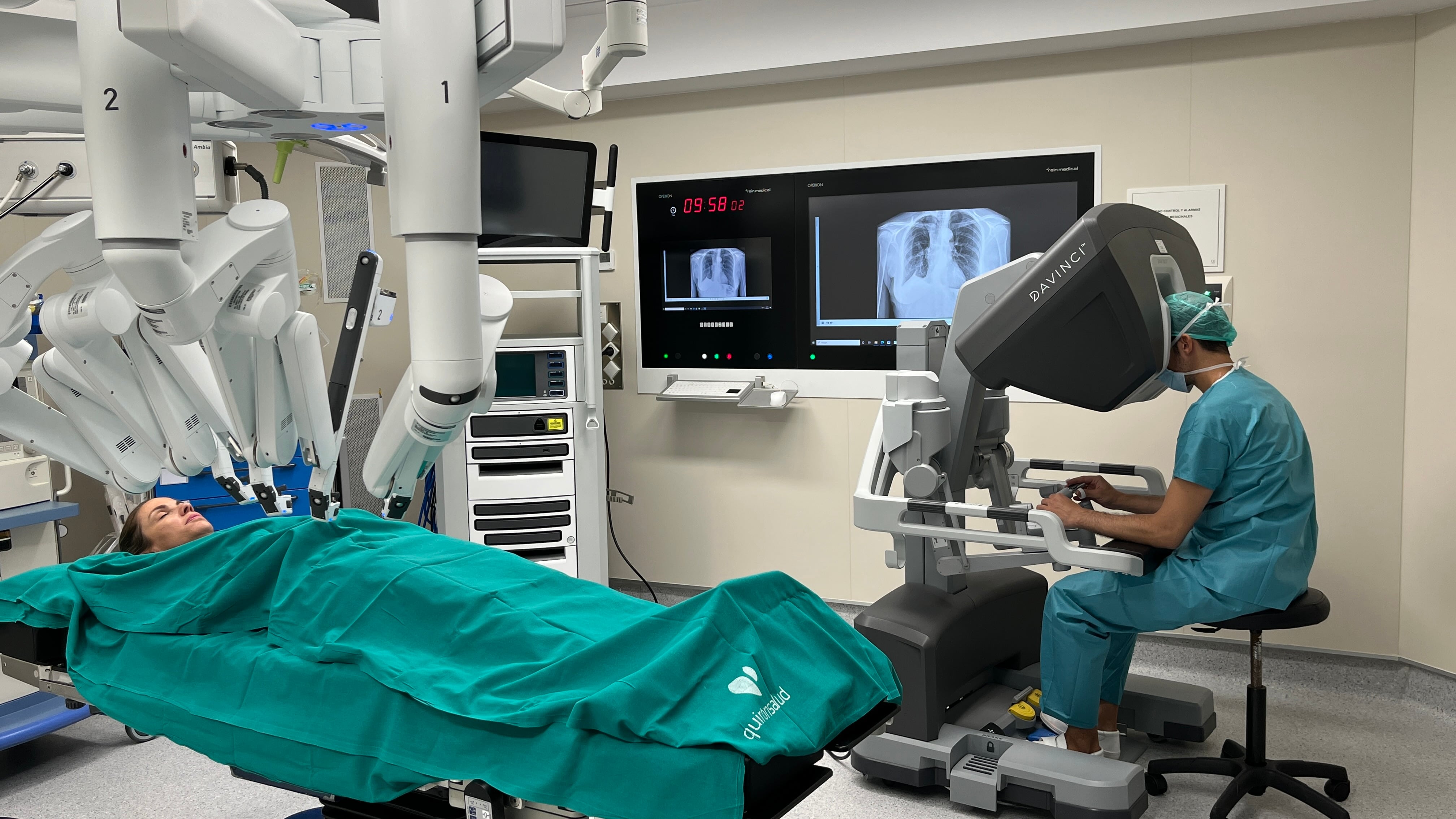 El robot quirúrgico Da Vinci en QuironSalud Sagrado Corazón