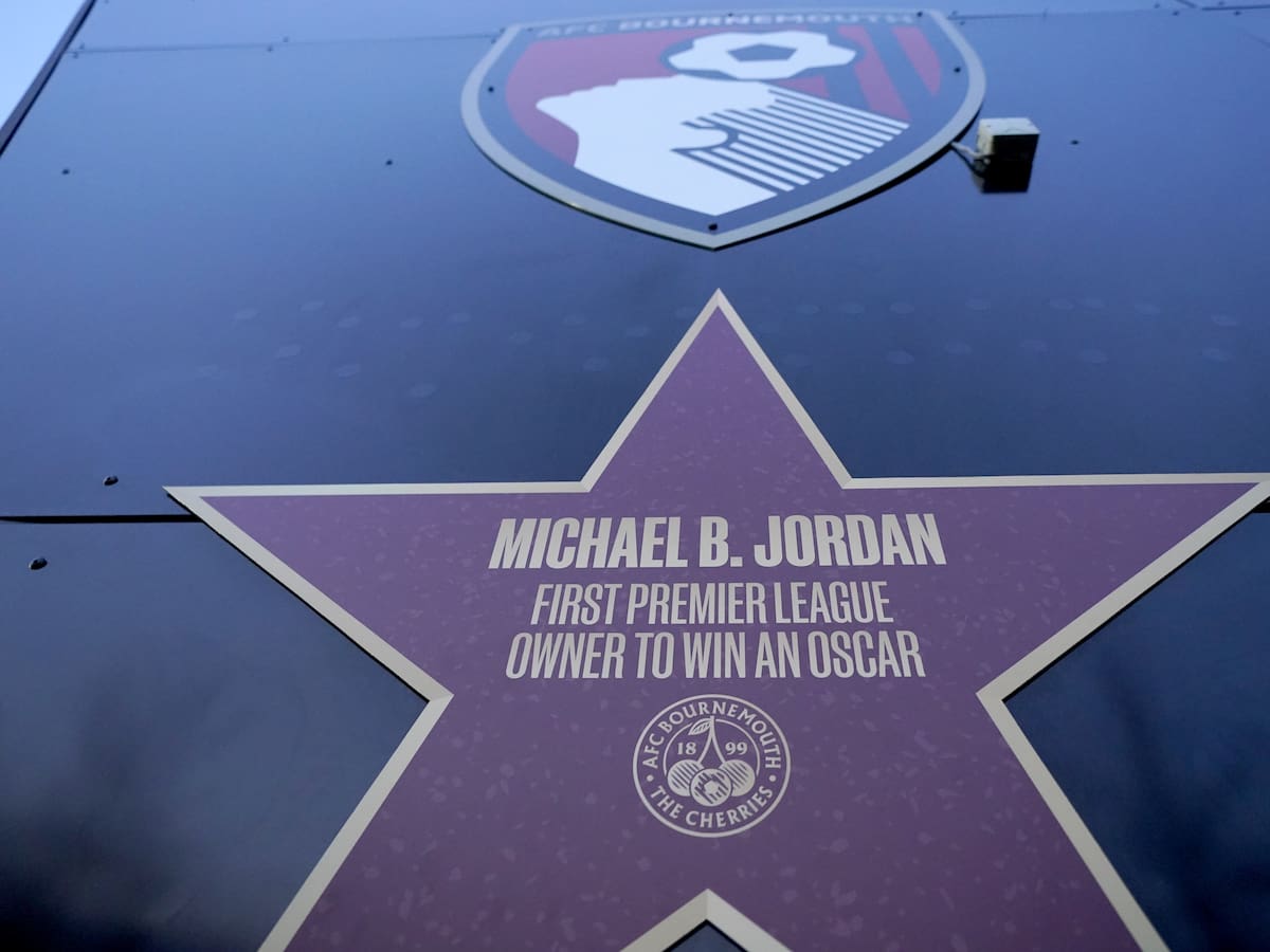 El Bournemouth, primer equipo en 'ganar' un Óscar, estrena su galardón con empate