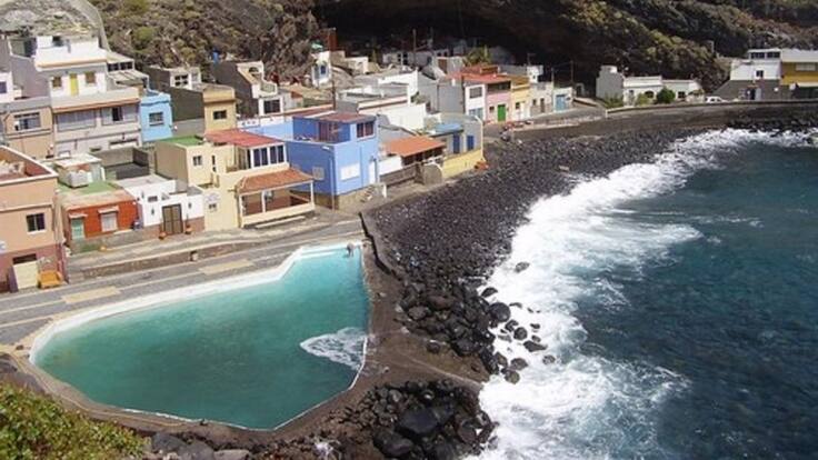 Pueblo de costa en Canarias.