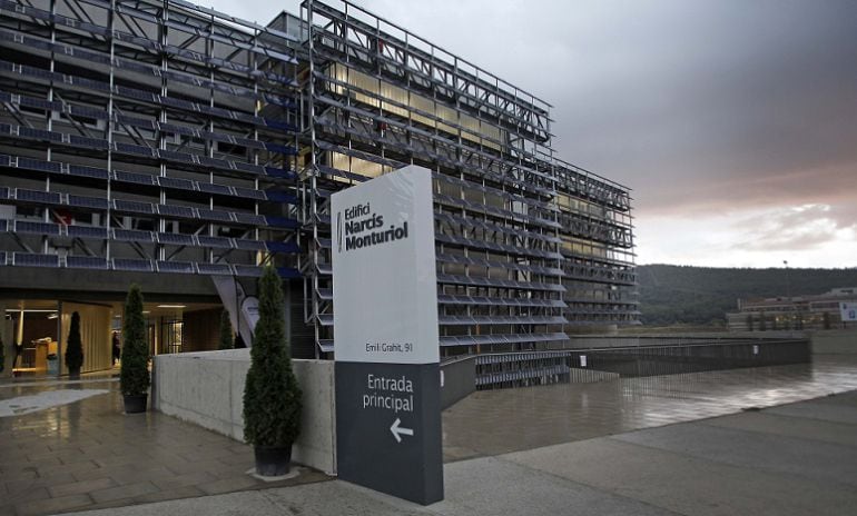 Un dels edificis del parc.