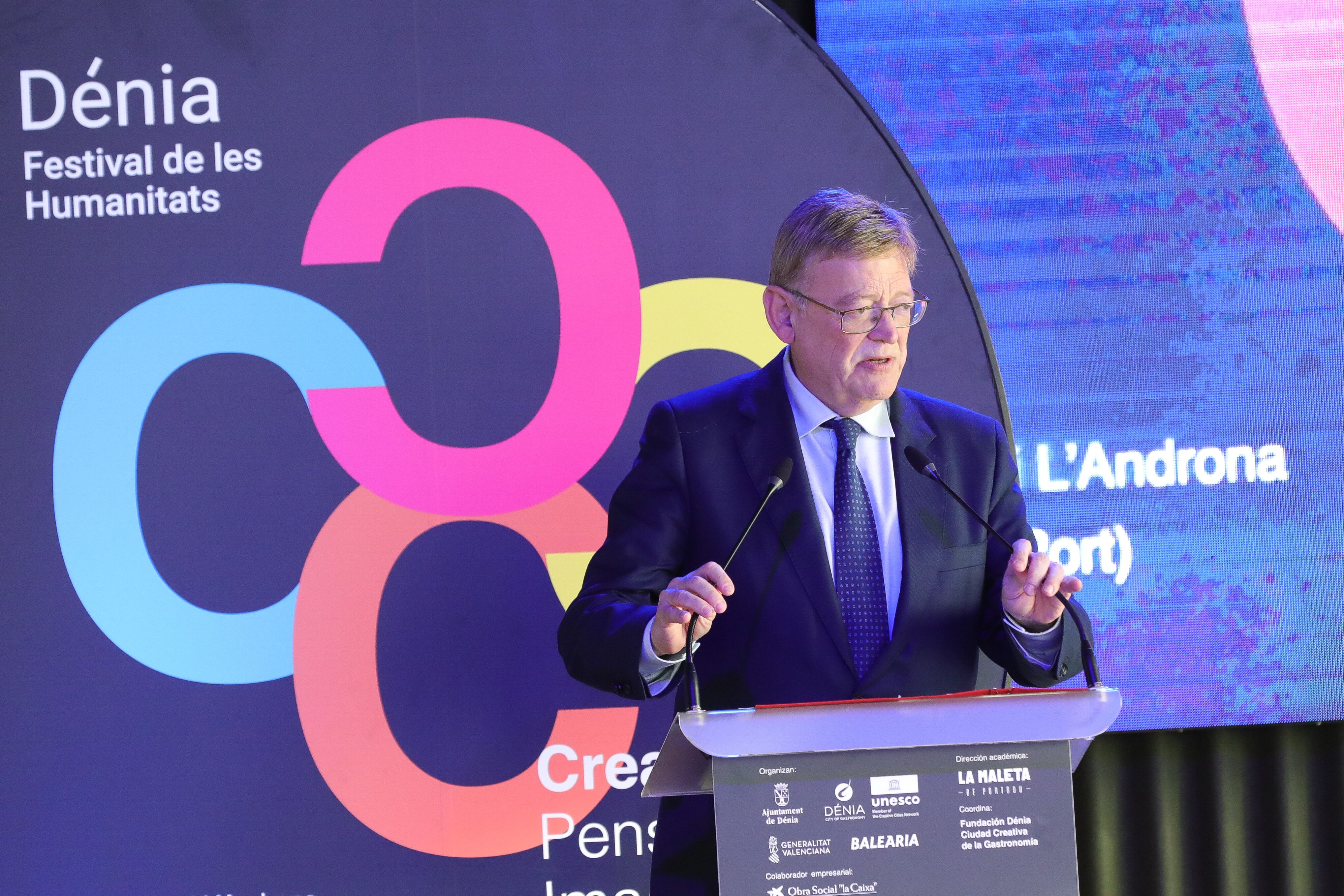 Ximo Puig en la inauguración de la I edición del Festival de les Humanitats de Dénia.