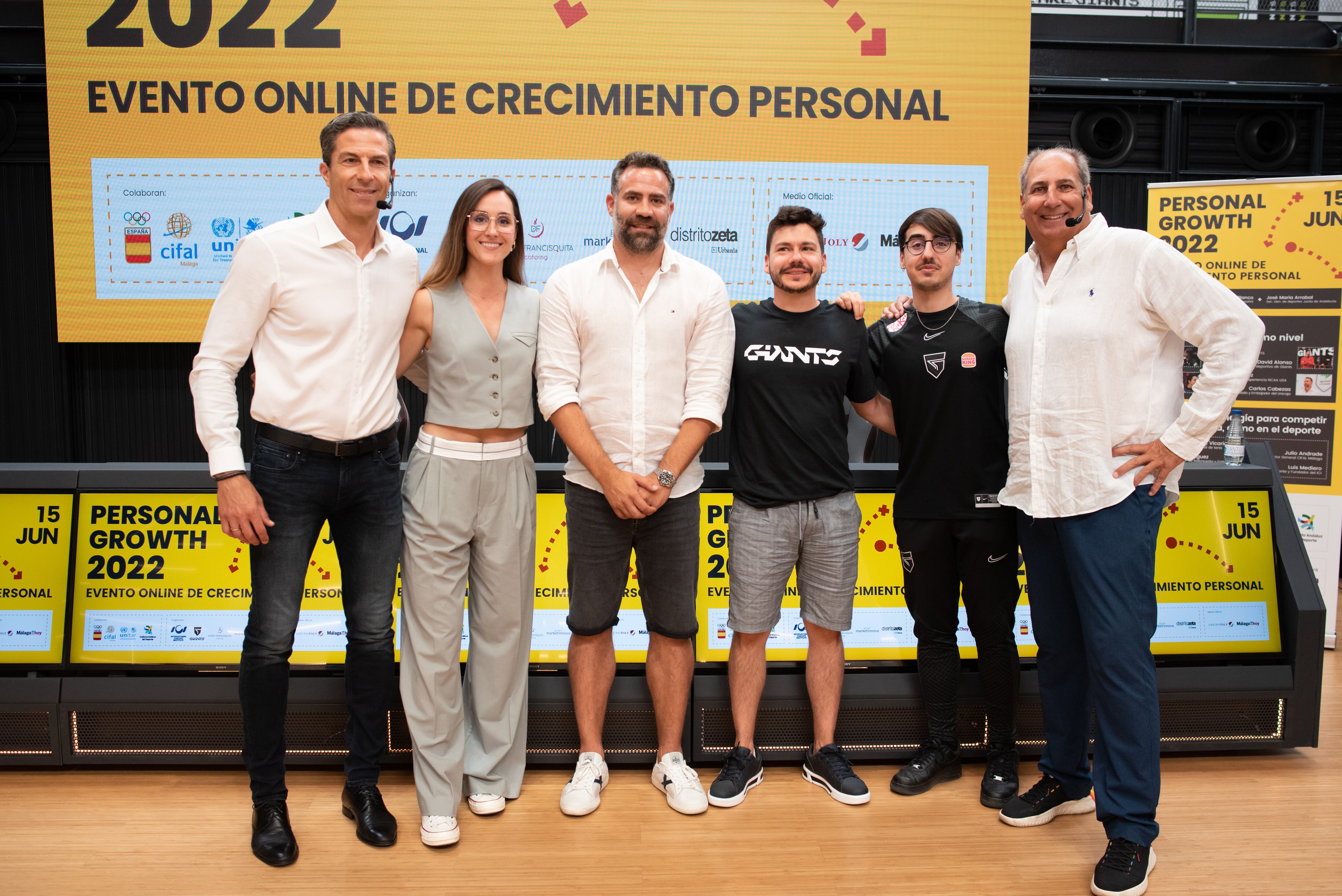 Carlos Cabezas, en el centro de la imagen, junto a otros participantes del Personal Grow 2022