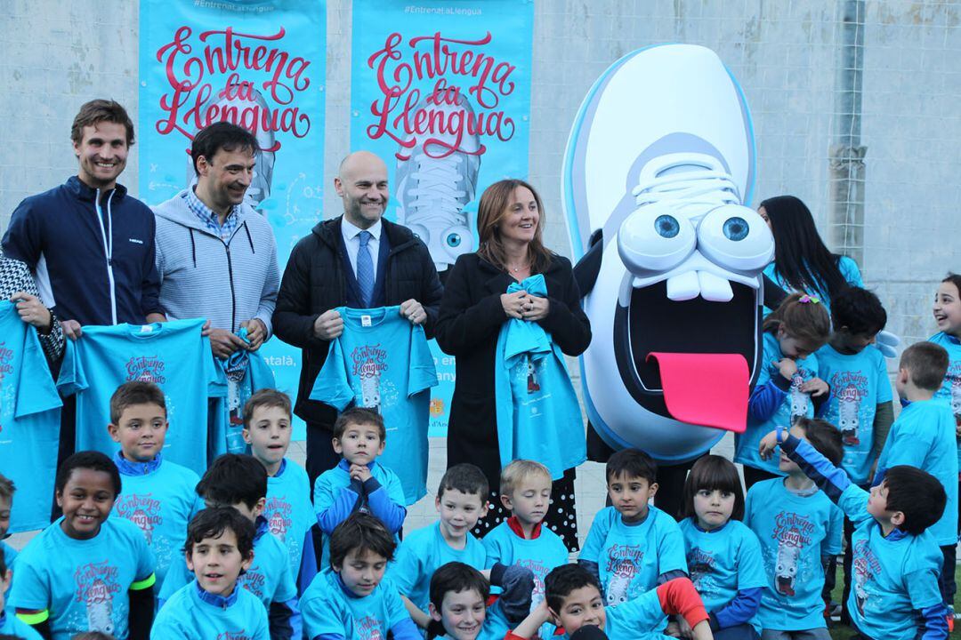 Presentació de la campanya 'Entrena la llengua'