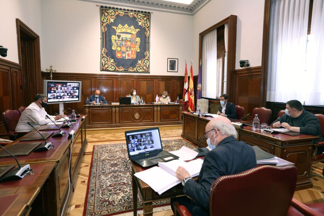 Diputación aprueba el crédito de 1,18 millones de euros para Planes Provinciales y apertura de piscinas