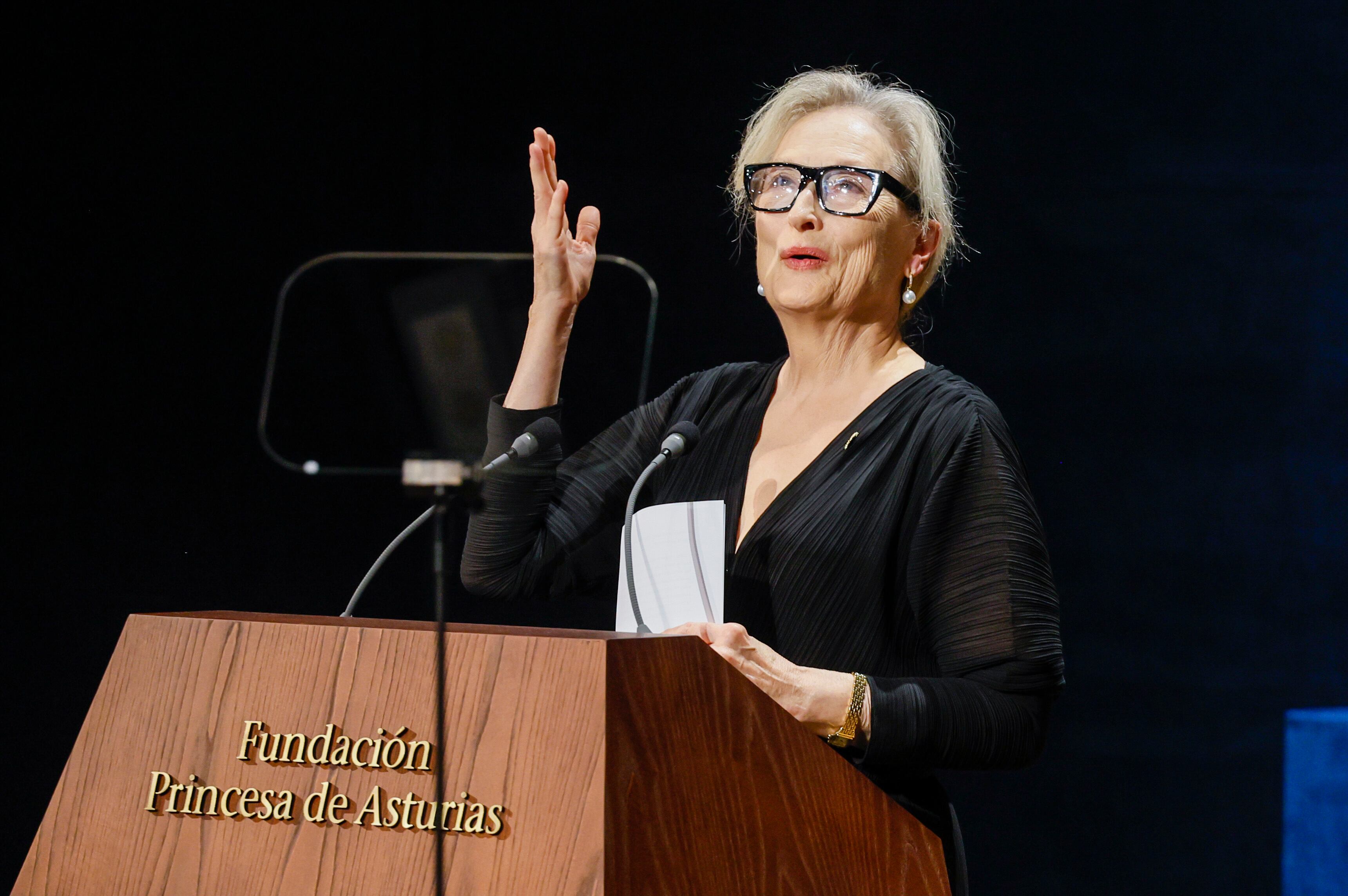 -FOTODELDIA- OVIEDO, 20/10/2023.- La actriz estadounidense Meryl Streep, Premio Princesa de Asturias de las Artes interviene durante la gala de la 43º edición de los Premios Princesa de Asturias que se celebra este viernes en el Teatro Campoamor, en Oviedo. EFE/Ballesteros
