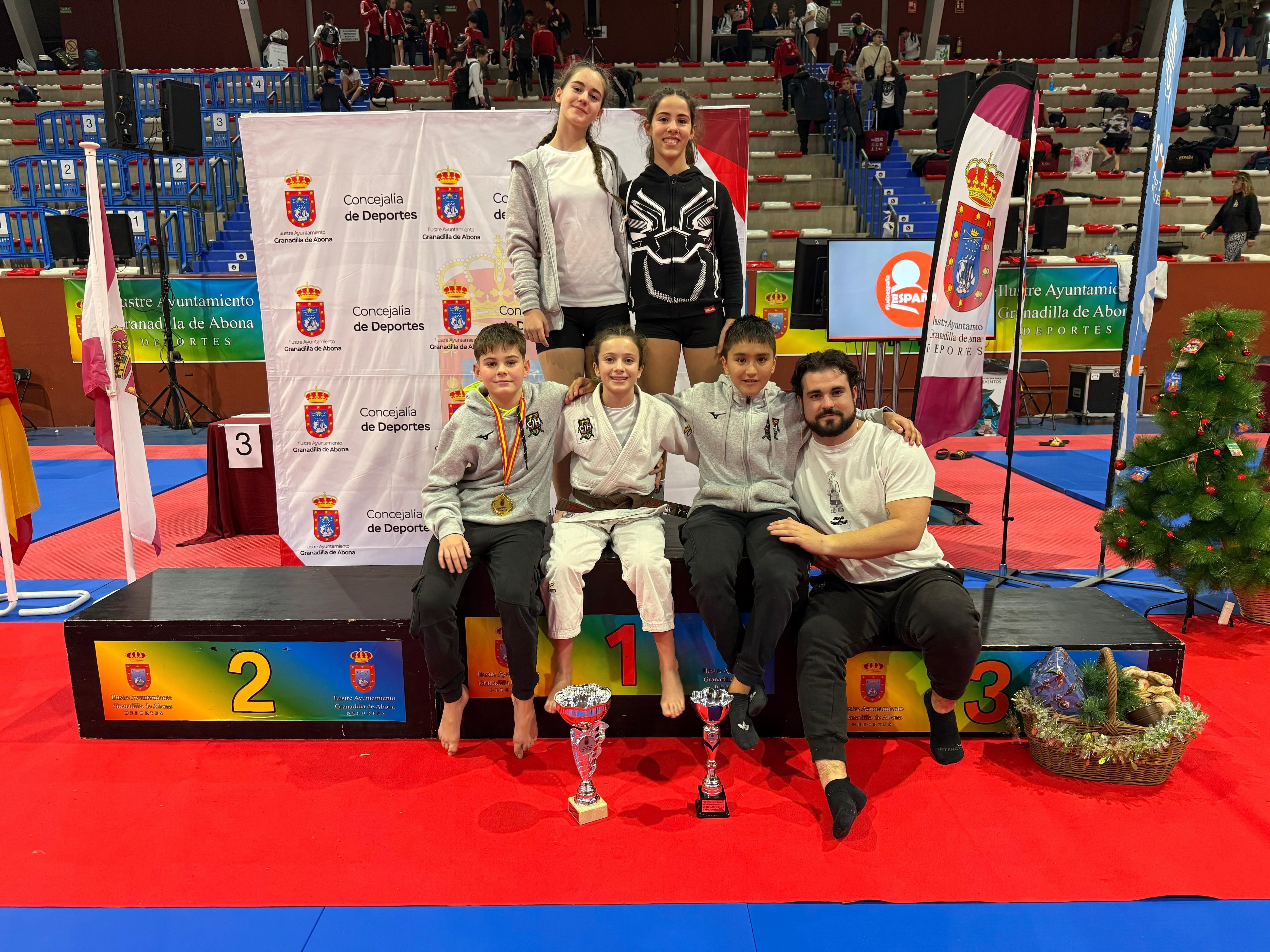 Representación del Club judo Huesca en Tenerife