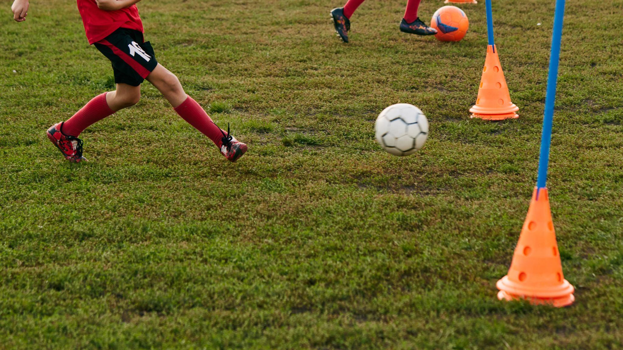 La sentencia constata el acoso en redes sociales de un hombre al entrenador de su hijo.