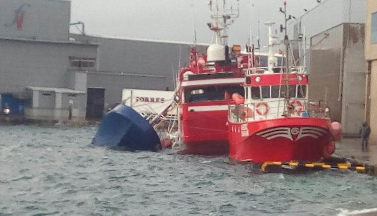 Hundimiento del Lusitania Primero en el Puerto de Vigo