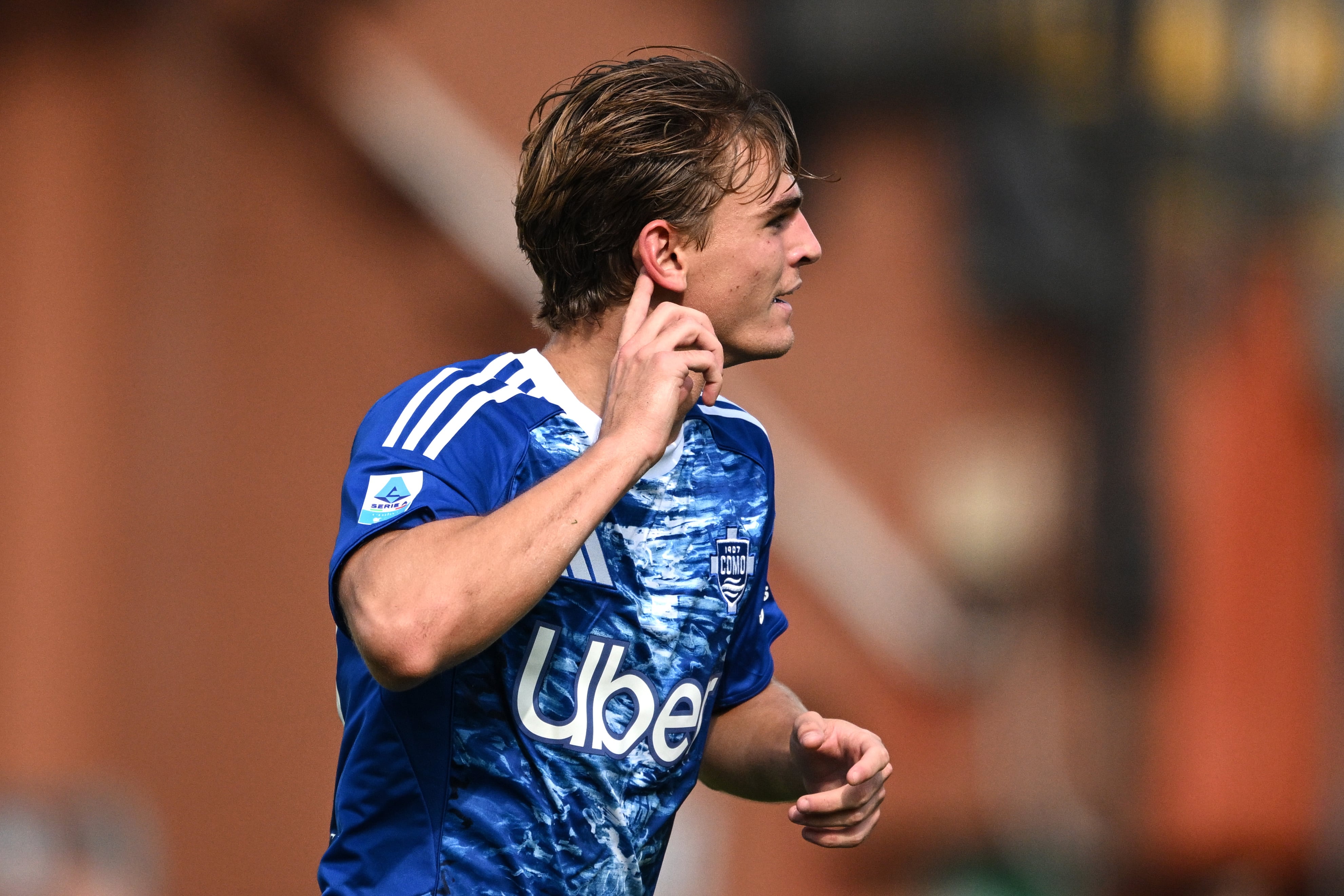 Nico Paz celebrando su gol contra la Juventus