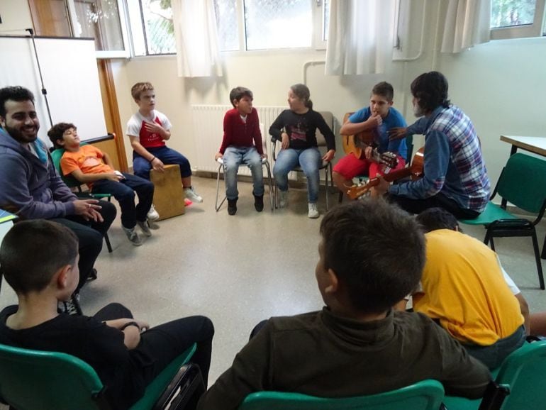  Integración y flamenco en el Polígono Sur
 Los niños son protagonistas de un documental que refleja la realidad de las 3.000 Viviendas.
 