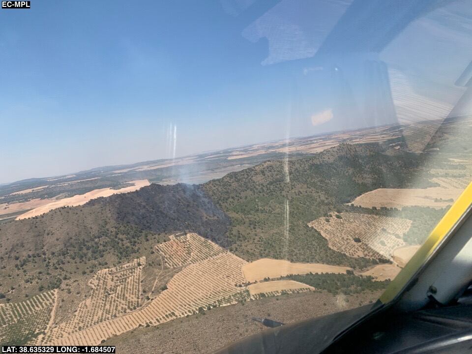 Imagen aérea del incendio en Tobarra (Albacete) desde el helicóptero de la Brigada Helitransportada. 1-1-2- Región de Murcia