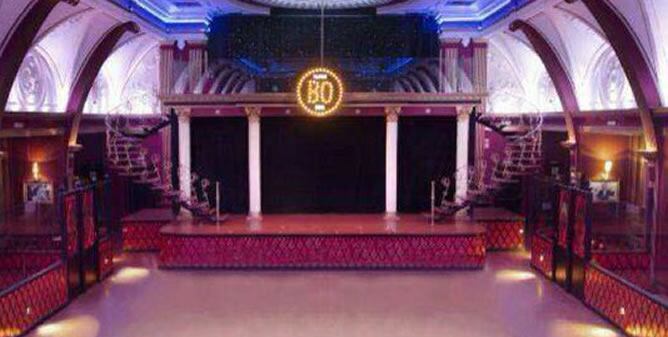 El interior del teatro Bo-Devil.