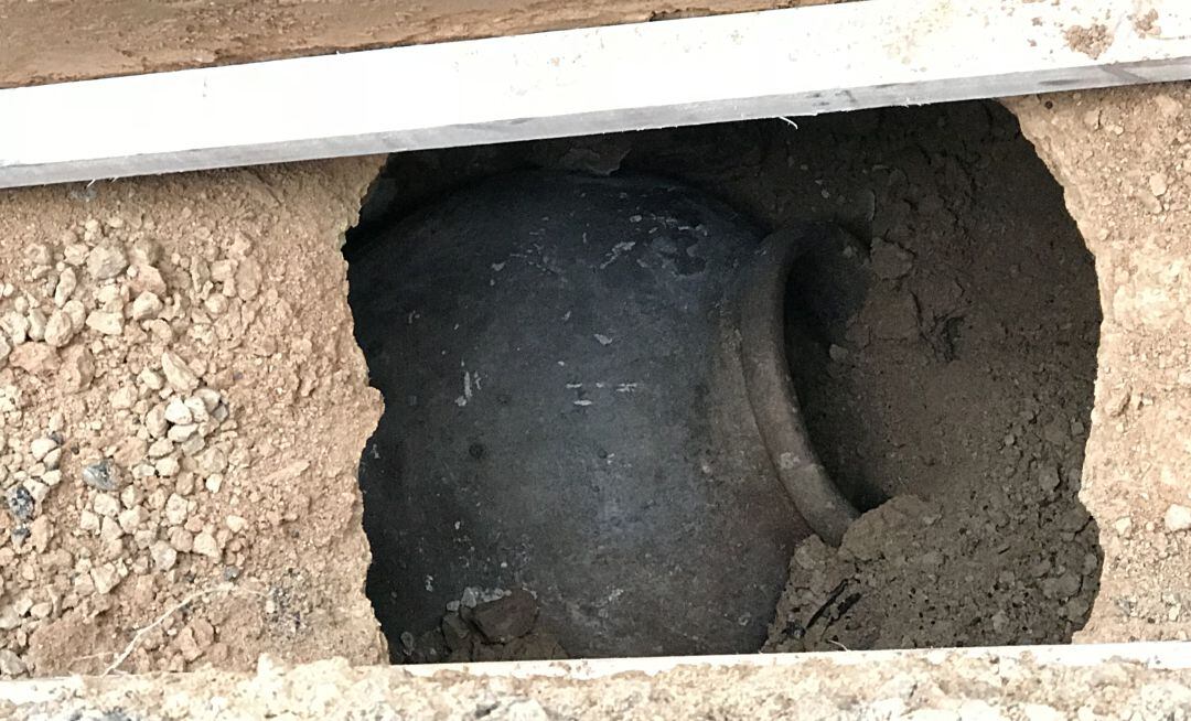 Imagen de una de las tinajas