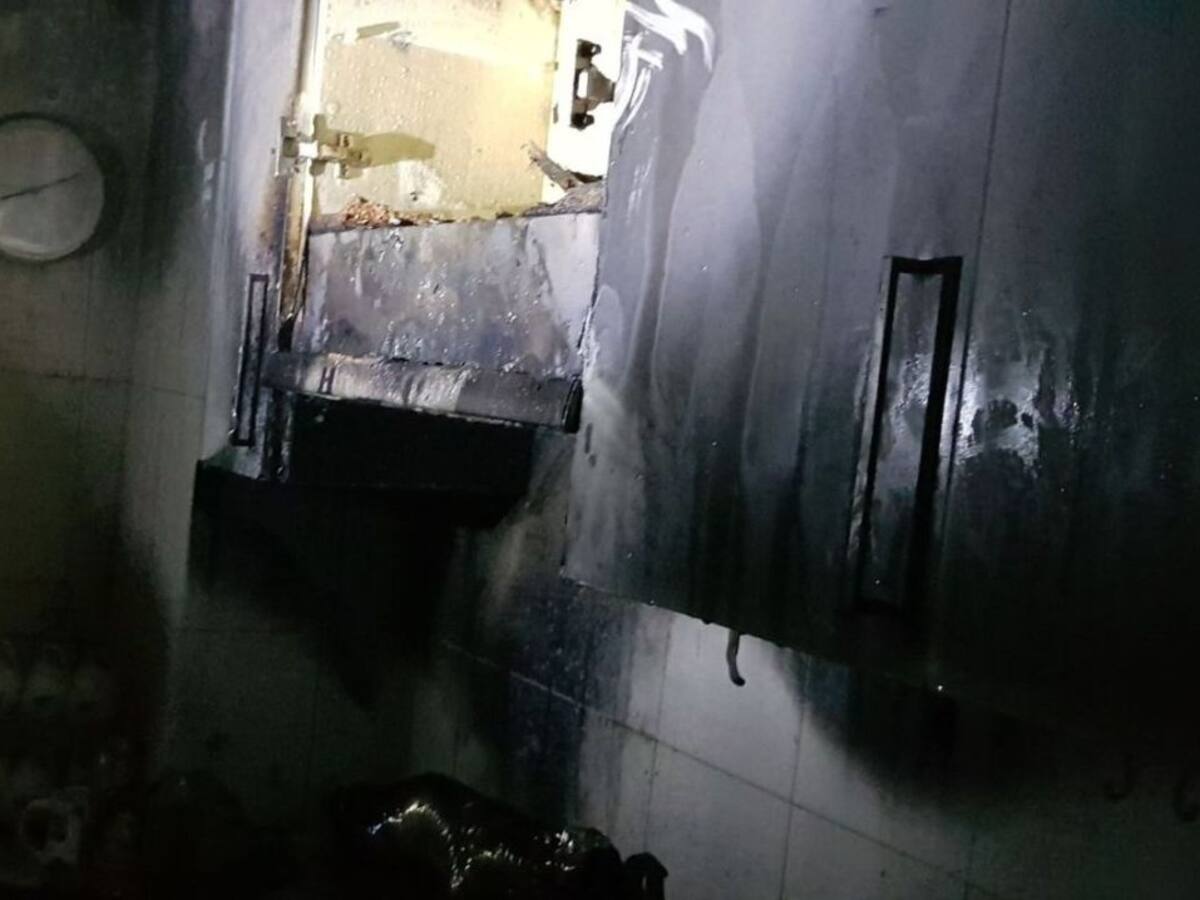 Un bebé tiene que ser atendido a consecuencia del humo inhalado durante un incendio en un piso en Cartagena