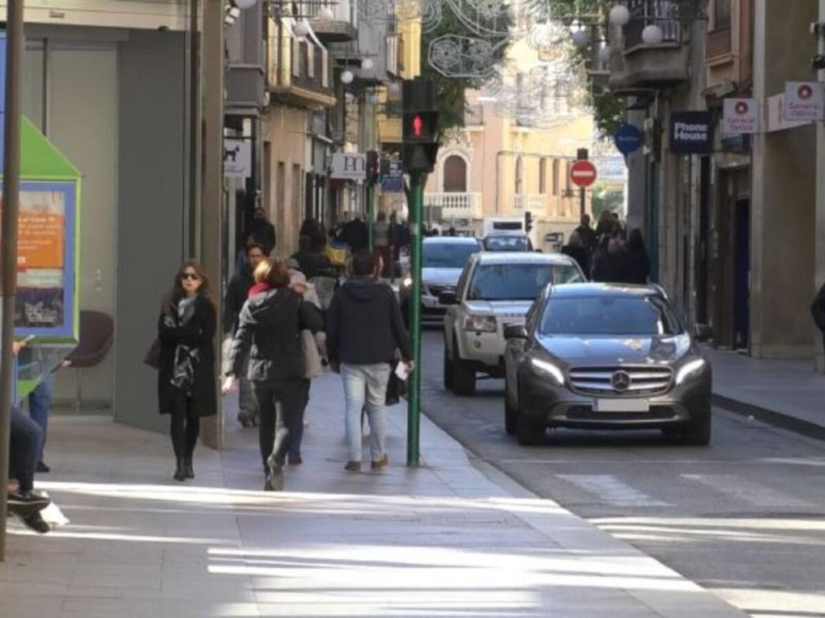 El tráfico, el principal agente contaminante de Elche