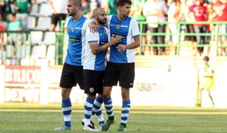 Chechu celebra su gol al Toledo