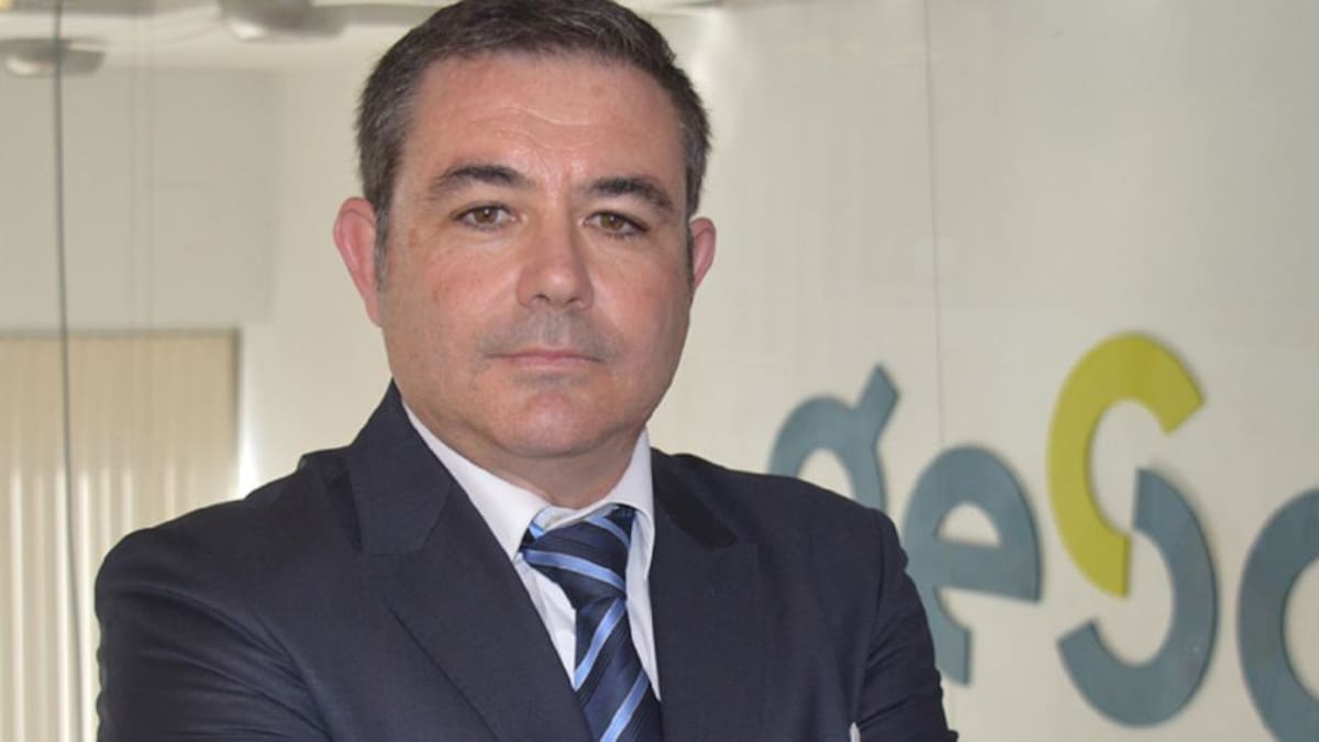 Mariano Albaladejo: "Si ascendemos Adrián Hernández se queda sí o sí"