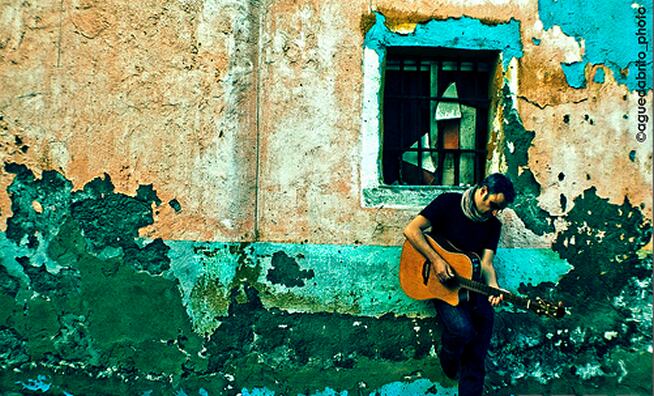 El cantautor canario Luis Quintanta convierte en canción una de las noticias más importantes de la semana en la sección la 'Cantactualidad' de 'Hoy por Hoy Las Palmas'