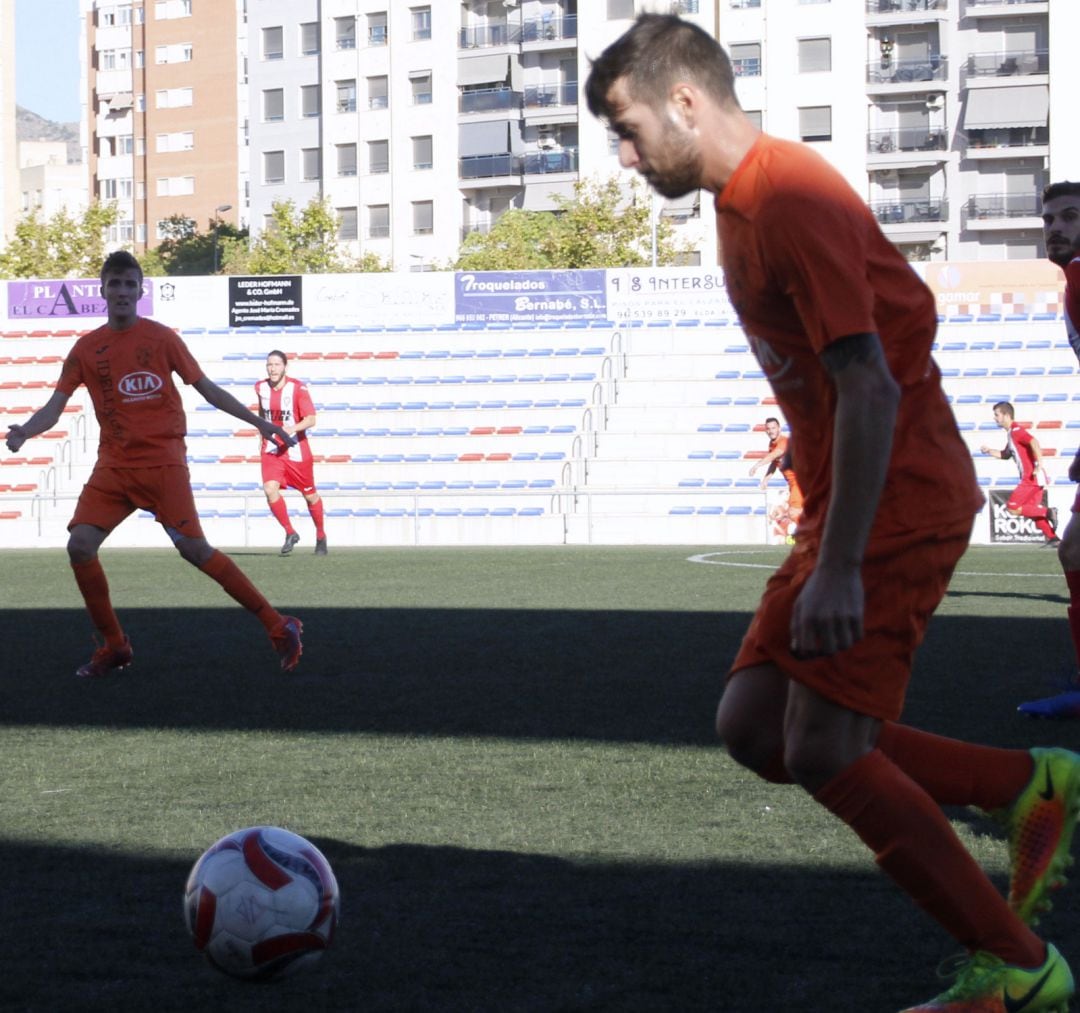 El Idella cuajó un partido muy completo ante el líder