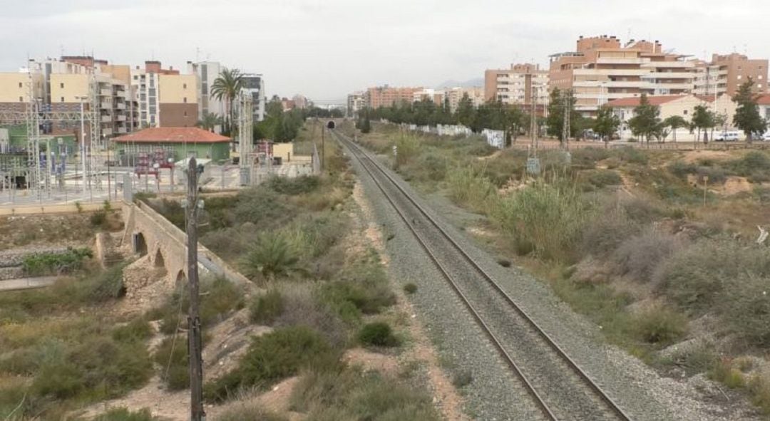 Vías del tren en Altabix