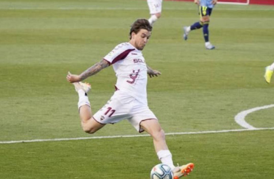 Álvaro Jiménez, durante un partido con el Albacete