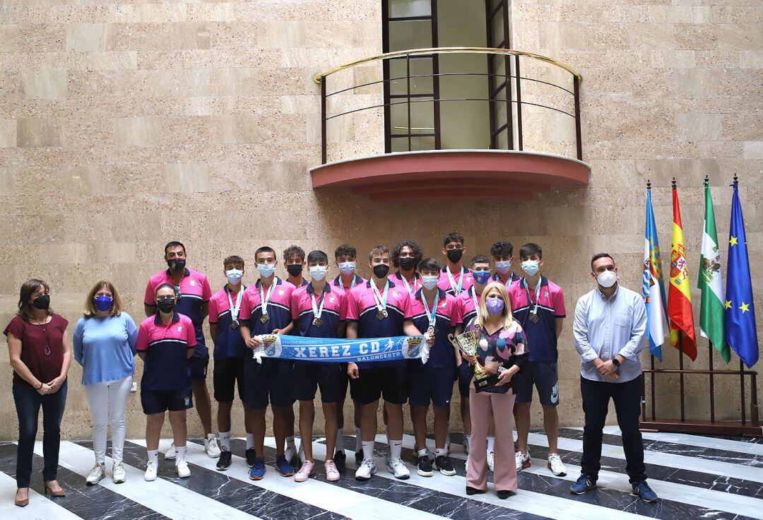 El Baloncesto XCD recibido en el Ayuntamiento