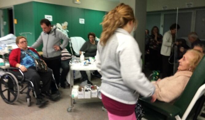 Uno de los pasillos del Hospital de Fuenlabrada a las 21'50 de este martes