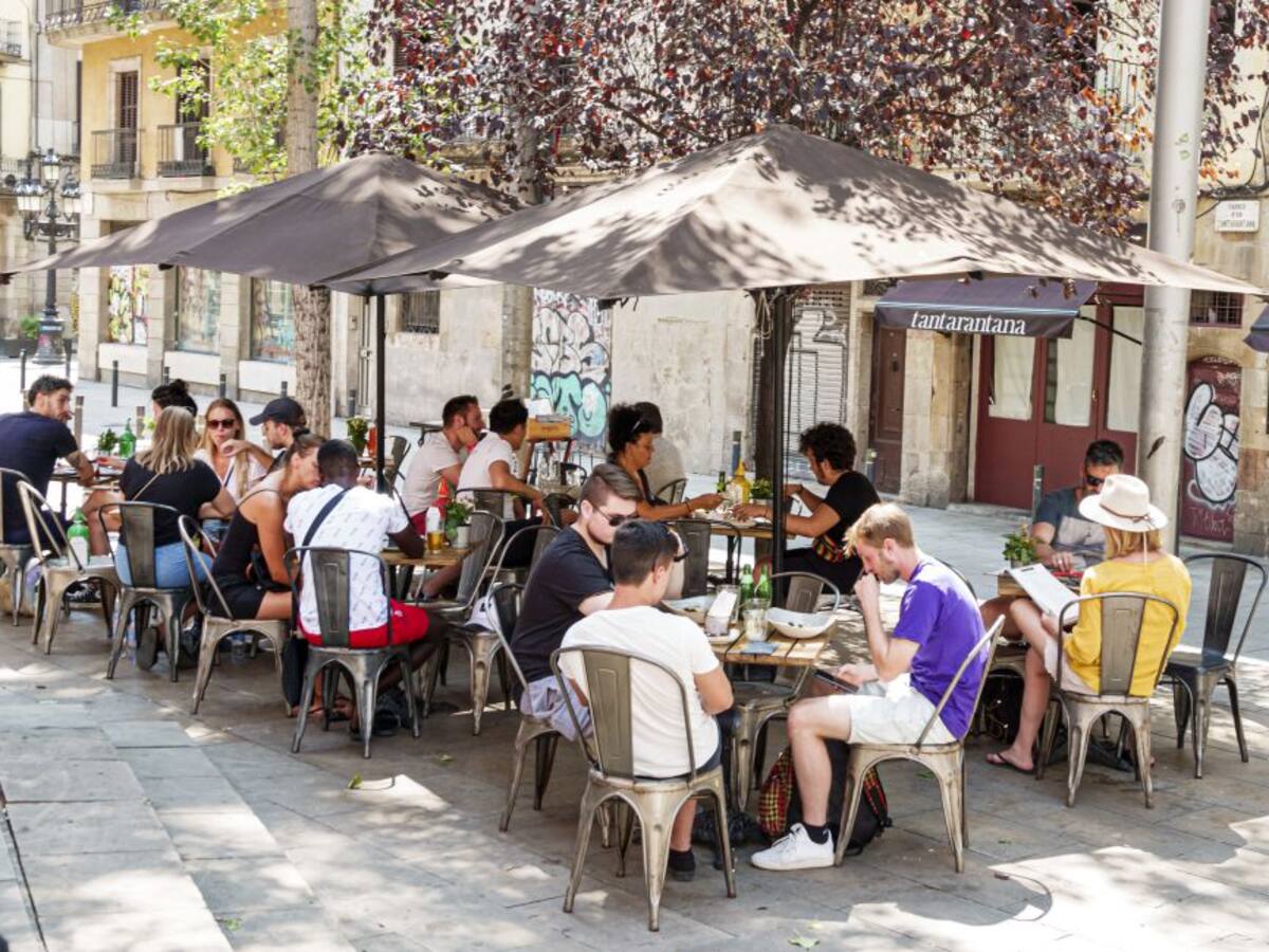 Cataluña cierra bares y restaurantes esta medianoche sin esperar el aval de los jueces