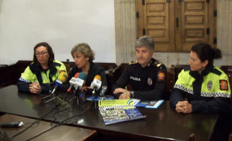 En la primera jornada de mujeres policía local de Extremadura, se hablará de los inicios de la mujer en los cuerpos locales de seguridad