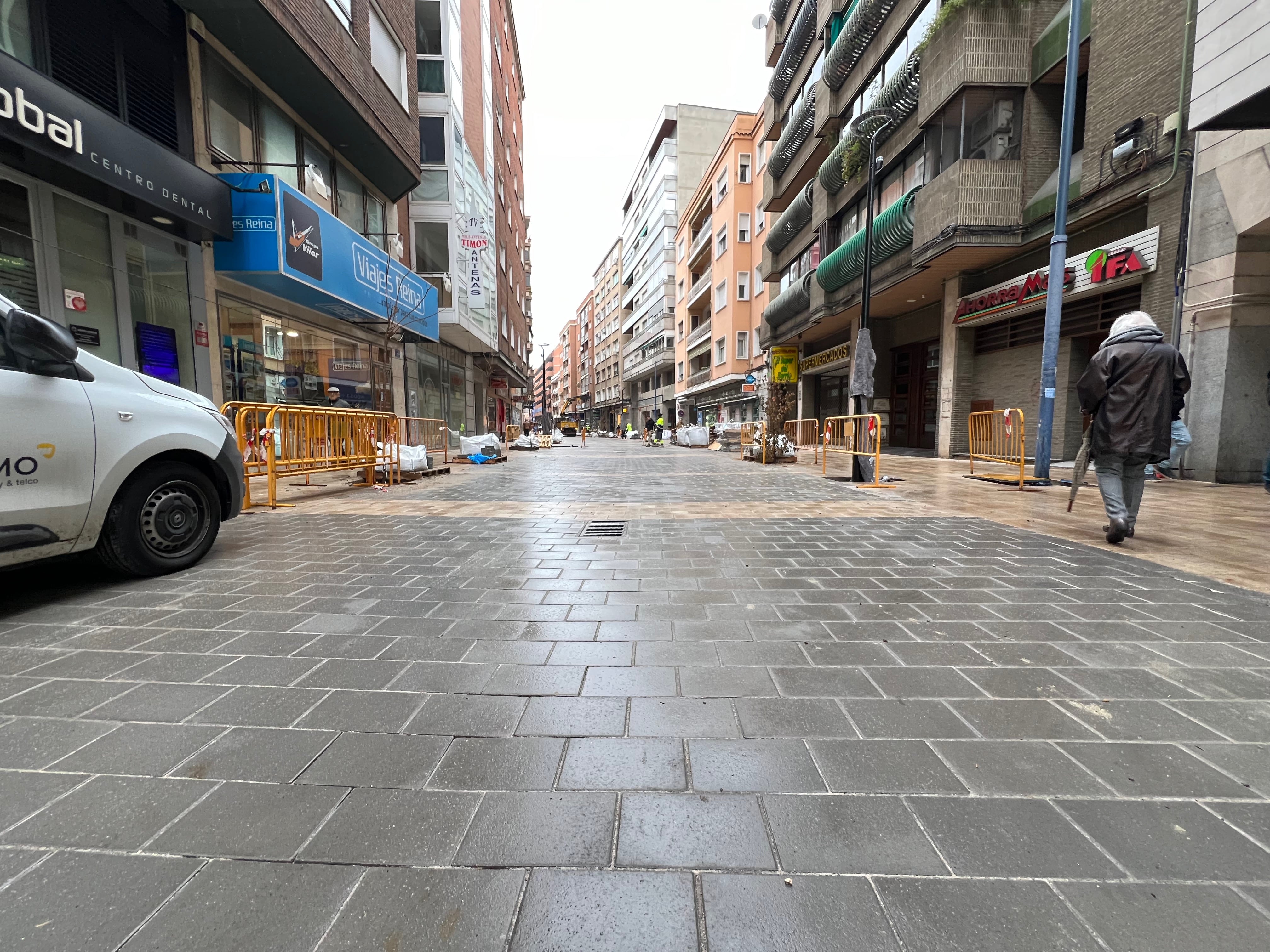 Eje comercial de la calle Prado, Alfares y Marqués de Mirasol.