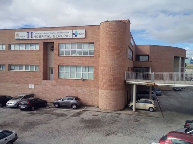 Fachada del edificio de consultas externas del Hospital de Segovia