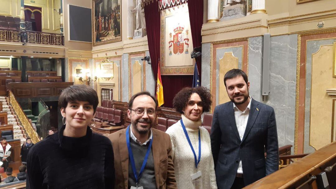 Representants de Més per Menorca i ERC han pactat mesures sobre el transport aeri amb l'illa.