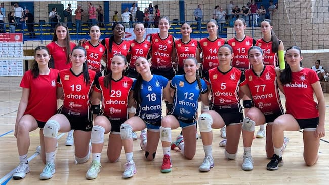 Equipo juvenil femenino del CV Xàtiva en Zaragoza