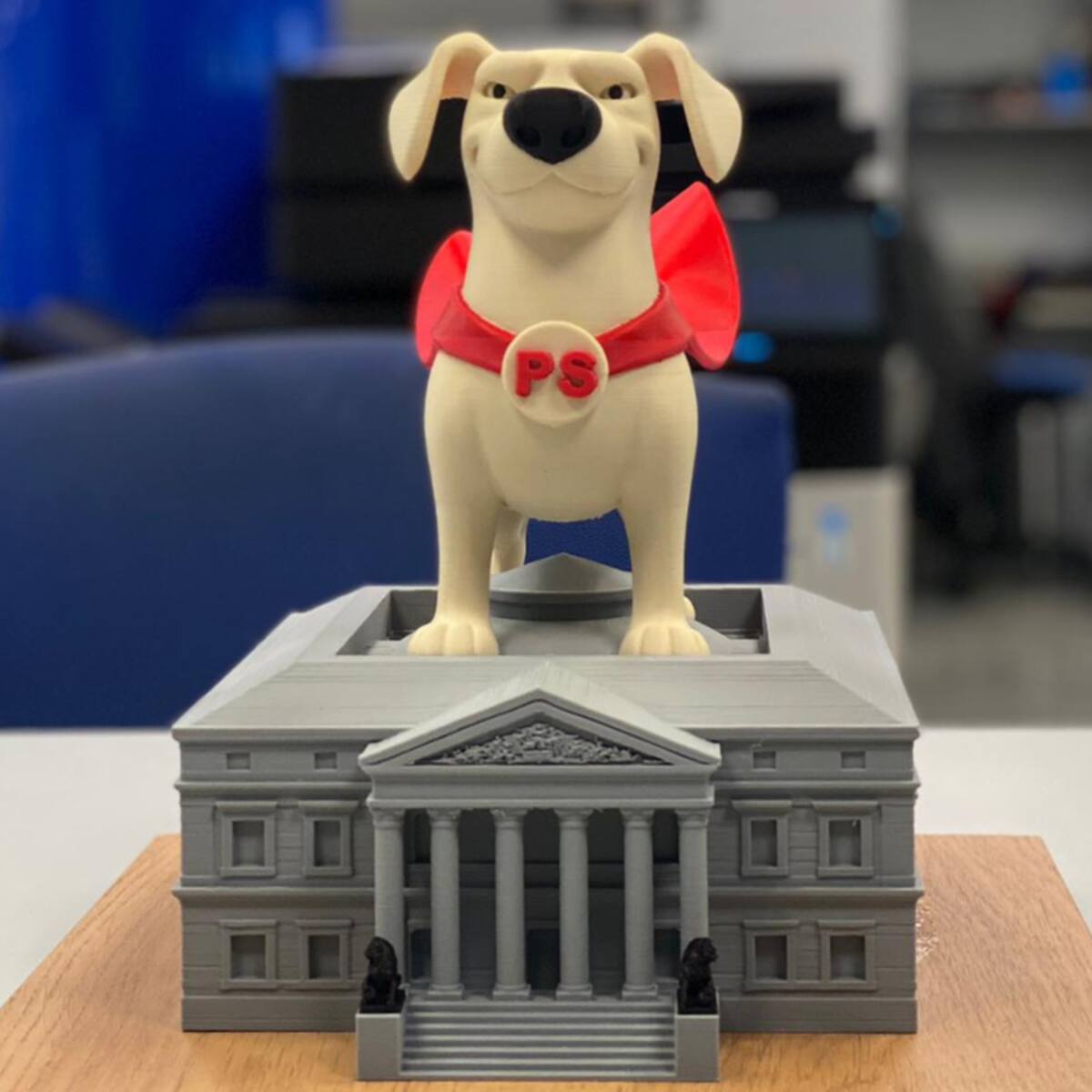 SER Catalunya subasta un "Perro Sanxe" cedido por el presidente del Gobierno